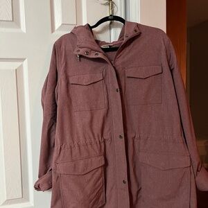 All weather coat with pockets